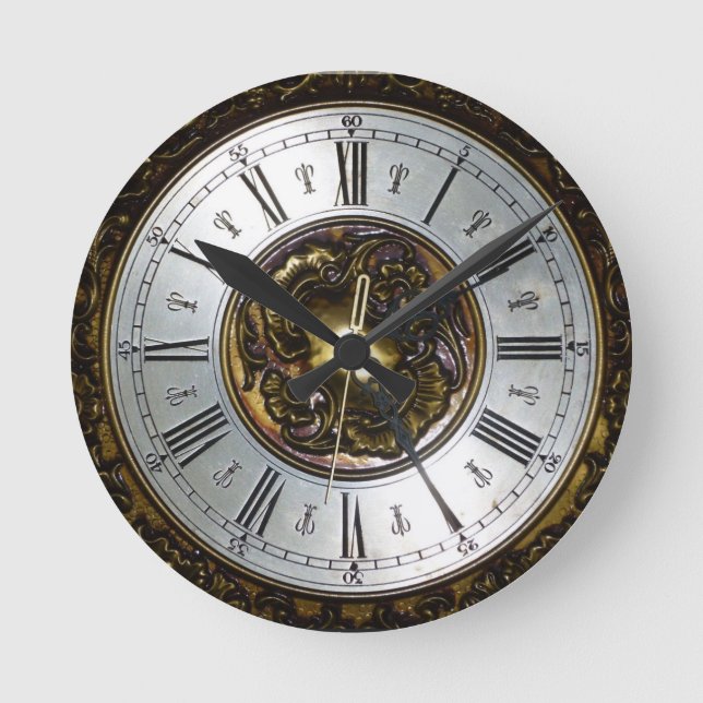 Old steampunk  vintage curiosity round clock (Front)