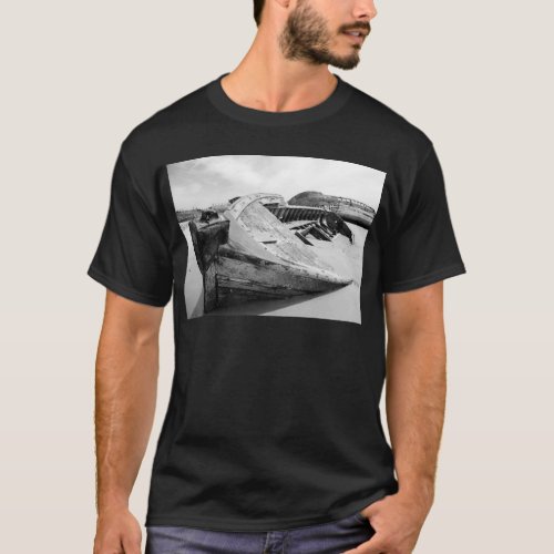 Old wooden boat t_shirt