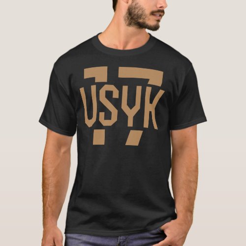 Oleksandr Usyk 17 Bronze Essential T_Shirt