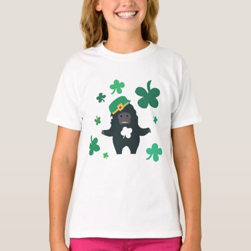 on St Patrickâs Day gorilla Cards T_Shirt