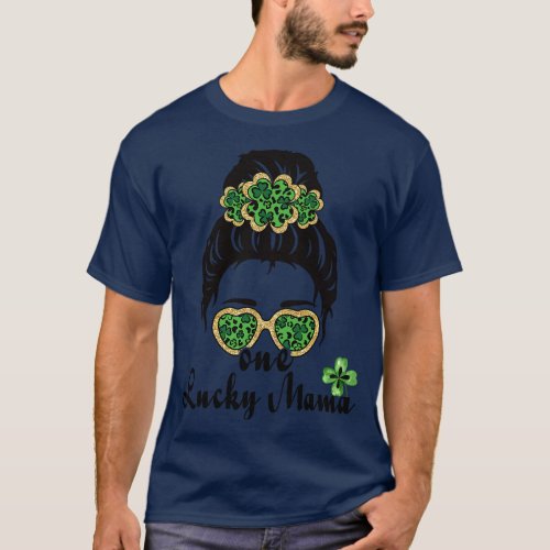 One Lucky Mama St Patricks Day A Mom Mother Shamro T_Shirt