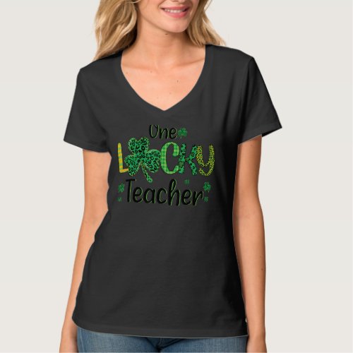 One Lucky Teacher Leopard Shamrock St Patricks Da T_Shirt