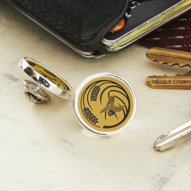 One Piece of Rice in a Circle Pin (In Situ)