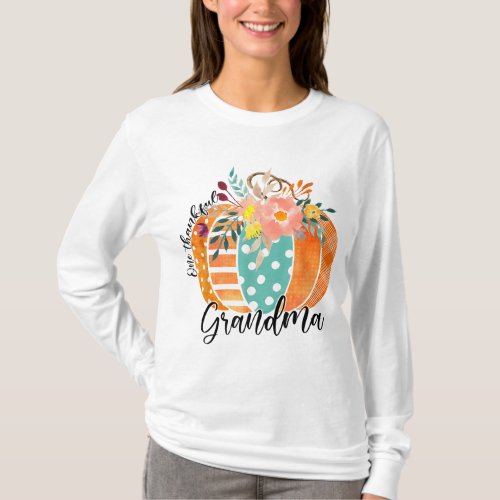 One Thankful Grandma Plaid Fall Pumpkin Thanksgivi T_Shirt