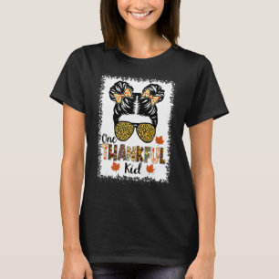 One Thankful Kid Thanksgiving Girl Messy Bun Leopa T-Shirt