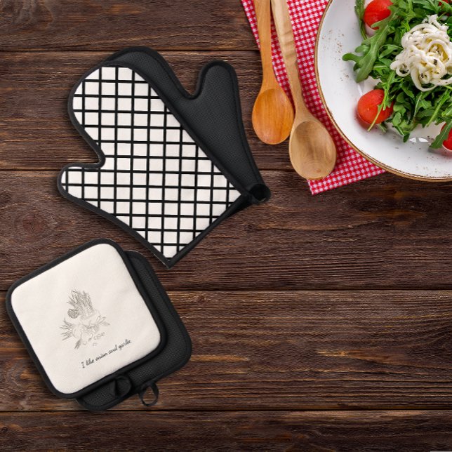  Onion and garlic kitchen Black  Oven Mitt & Pot Holder Set (Creator Uploaded)