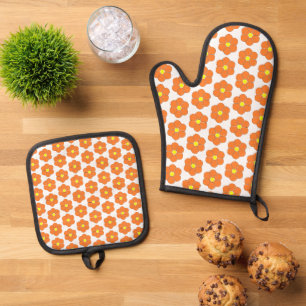 Orange Flower Design Oven Mitt & Pot Holder Set