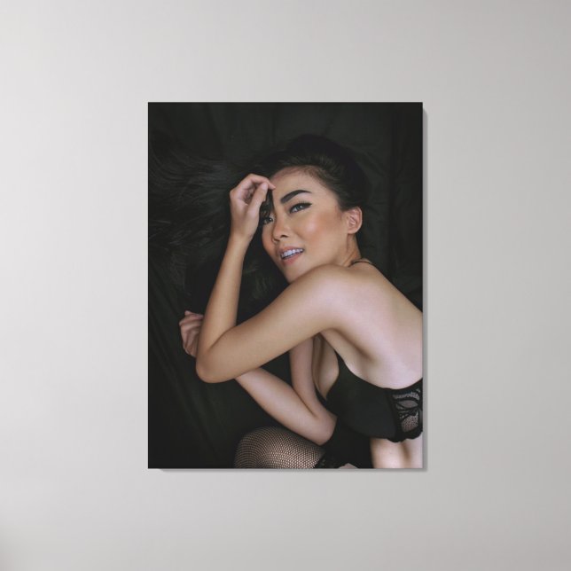 oriental girl canvas print (Front)