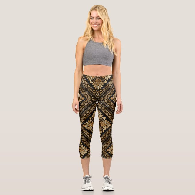 Oriental Vintage Damask pattern - Black and gold Capri Leggings (Front)