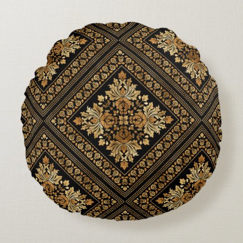 Oriental Vintage Damask pattern _ Black and gold Round Pillow