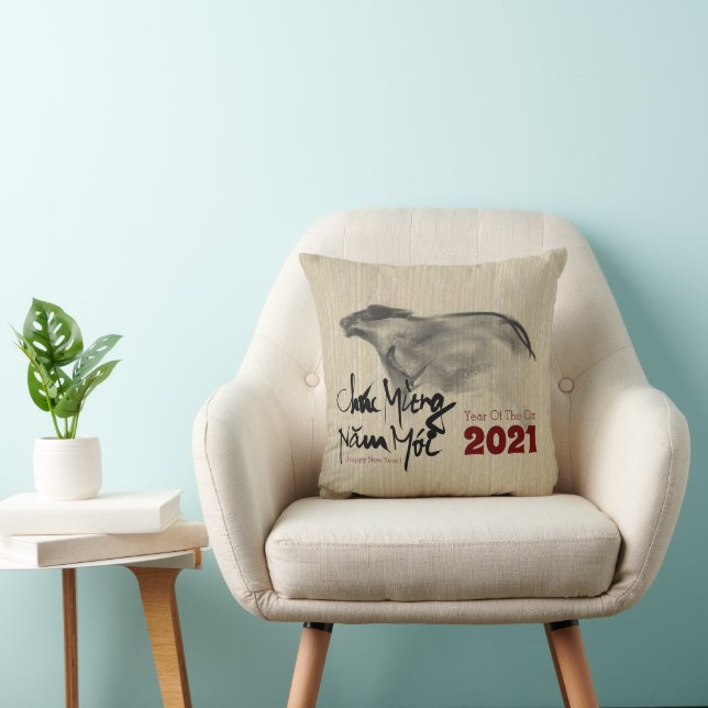 Original Painting OX Vietnamese New Year 2021 SqP Throw Pillow (Chair)