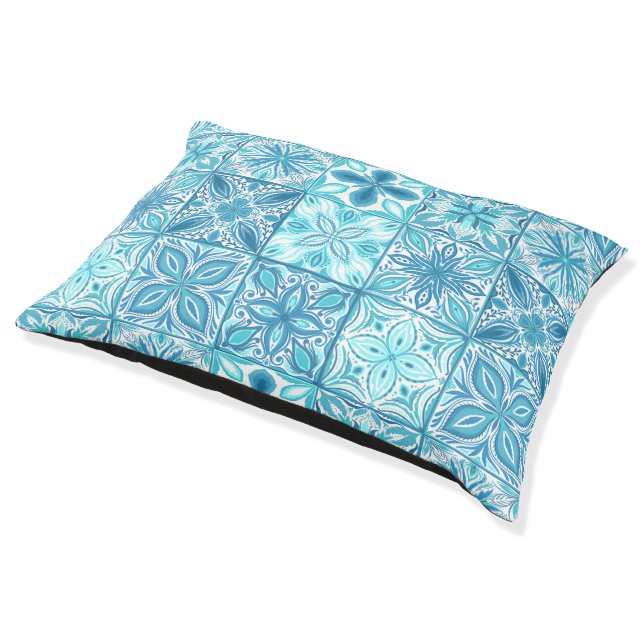 Ornate tiles in blue and white pet bed (Angled)