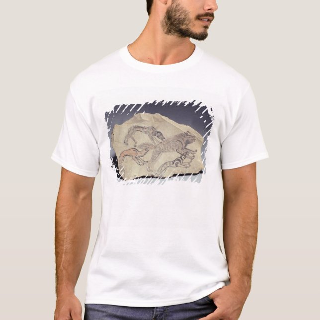 Ostracon depicting a dog chasing a hyena (limeston T-Shirt (Front)
