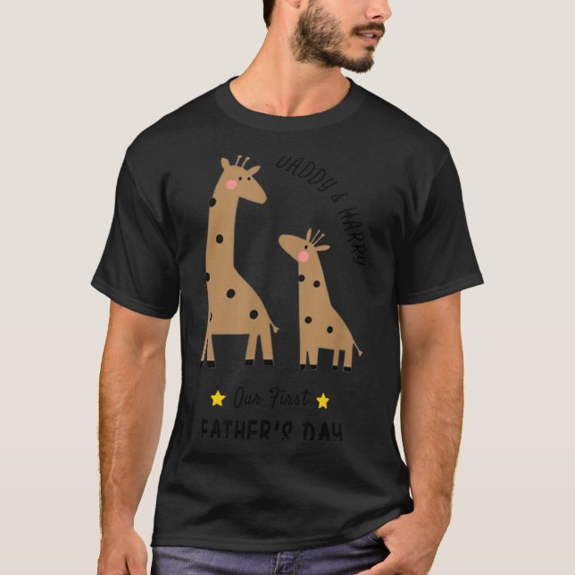 Our First Father's Day 2026, Funny Giraffe Gift Da T-Shirt (Front)