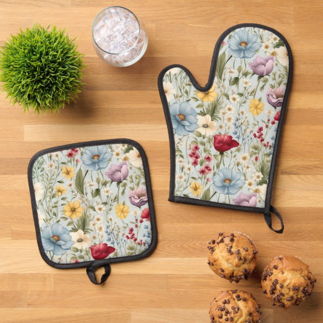 Oven Mitt and Pot Holders Oven Mitt & Pot Holder Set (Top Down)