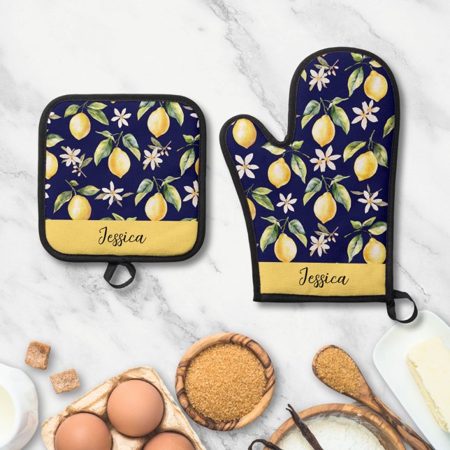Oven Mitt and Pot Holders Oven Mitt & Pot Holder Set (In situ)