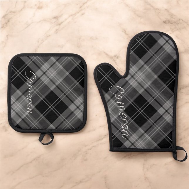 Oven Mitt Pot Holder Set Personalized Black Plaid (MISOOK Black Grey Plaid Oven Mitt and Pot Holder Set with Name)