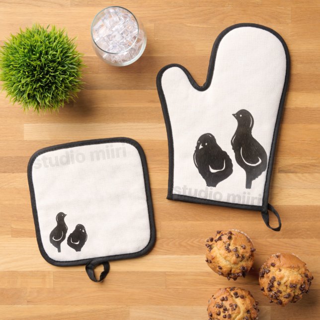 OVEN MITT & POT HOLDER studio miiri Oven Mitt & Pot Holder Set (Top Down)