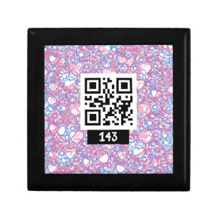 Overlapping Hearts Pattern, Pink on Blue White BG Gift Box