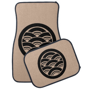 Overlapping waves in circle car mat