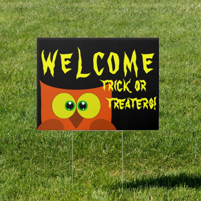 Owl Halloween Welcome Yard Sign (Insitu)