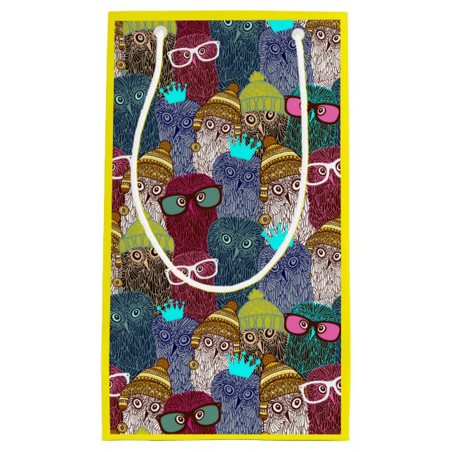 Owl in crown small gift bag (Front)