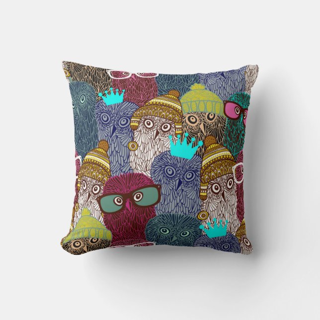 Owl in crown throw pillow (Front)