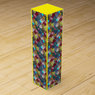 Owl in crown wine box