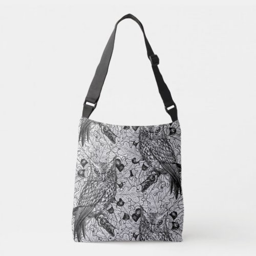 Owls in the oak tree black and white crossbody bag
