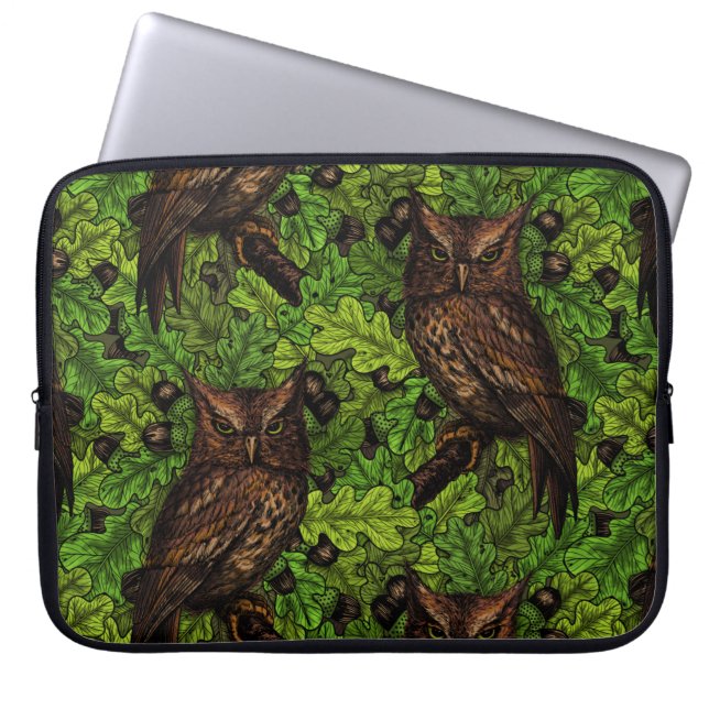 Owls in the oak tree, green and brown laptop sleeve (Front)