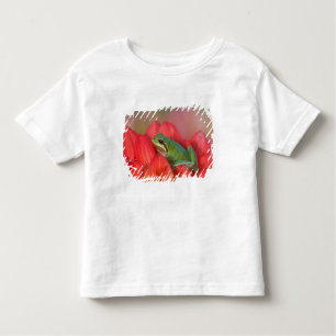 Pacific tree frog on flowers in the garden toddler t-shirt