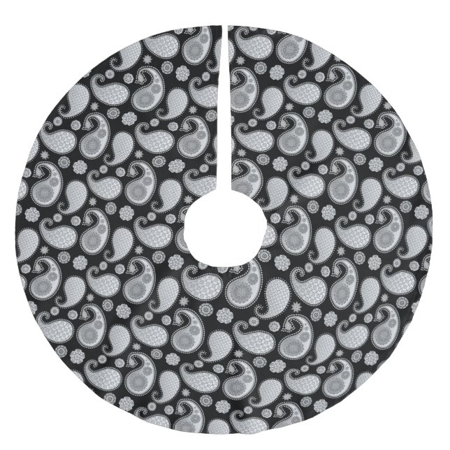 Paisley pattern, Silver Gray / Grey on Black Brushed Polyester Tree Skirt (Front)