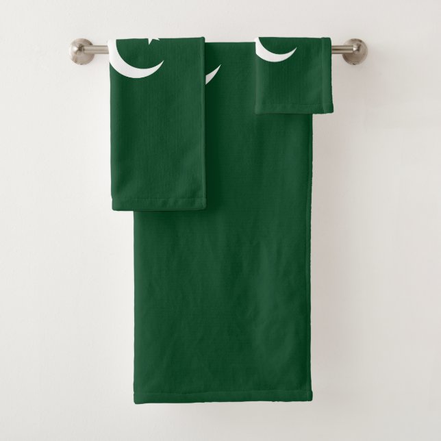 Pakistan flag bath towel set (Insitu)