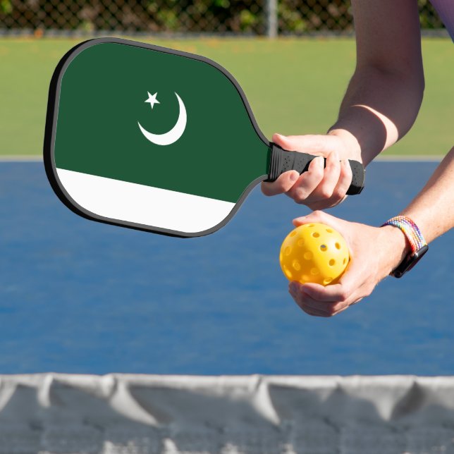Pakistan flag pickleball paddle (Insitu)