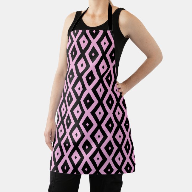 Pale pink and black diamond pattern apron (Insitu)