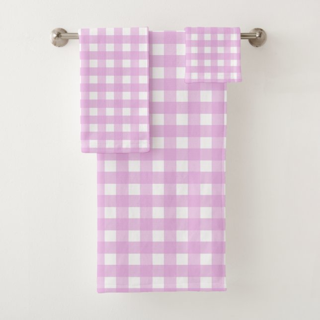 Pale pink gingham bath towel set (Insitu)