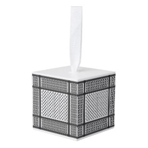 Palestinian Joranian kuffiya black and white Cube Ornament