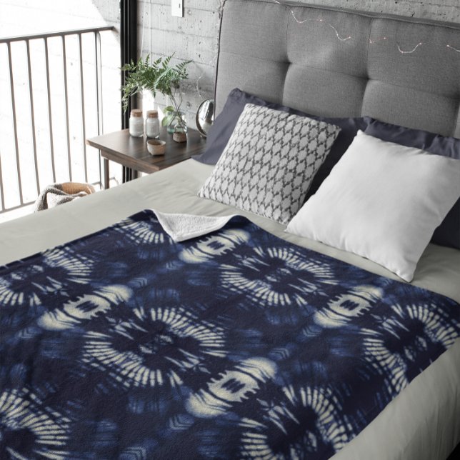 Palm Leaf in Delft Blue | Symmetrical Botanical  Fleece Blanket (Creator Uploaded)