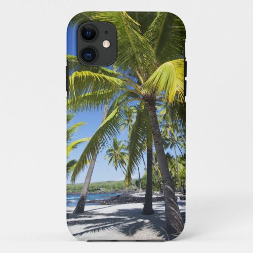 Palm trees National Historic Park Puuhonua o iPhone 11 Case