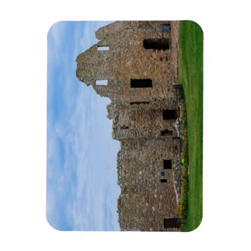 Panorama of Dunnottar castle in Aberdeenshire Sco Magnet