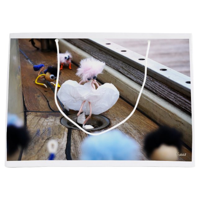 Paparazzi bij Fubby op rooster. Large Gift Bag (Front)