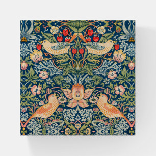 PAPERWEIGHT : WILLIAM MORRIS : STRAWBERRY THIEVES