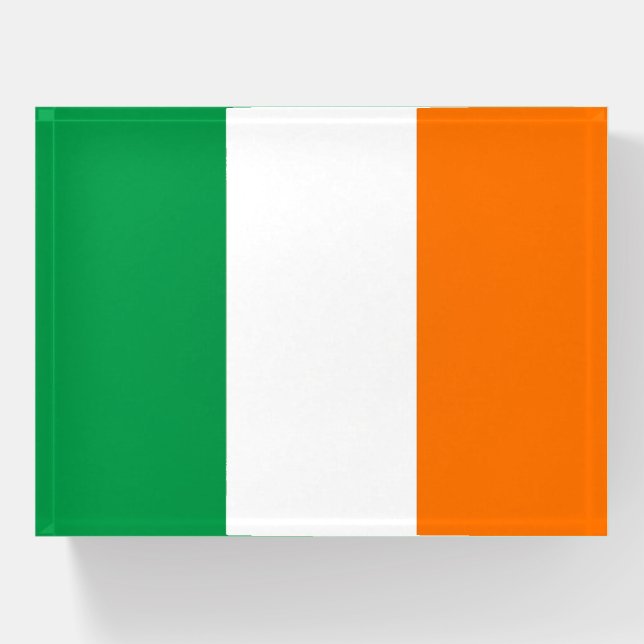 Paperweight with flag of Ireland (Front)