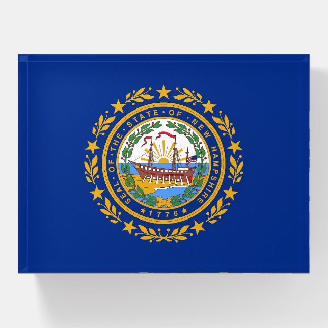 Paperweight with flag of New Hampshire, USA (Front)