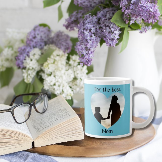 Para la Mejor Mamá Bilingual Mother's Day Heart Giant Coffee Mug (Blue mug para la mejor mama Bilingual text, personalized and custom giant mug. multlingual project)