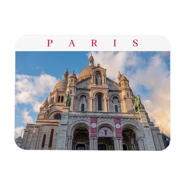 Paris Sacre Coeur Basilica close up view magnet (Horizontal)