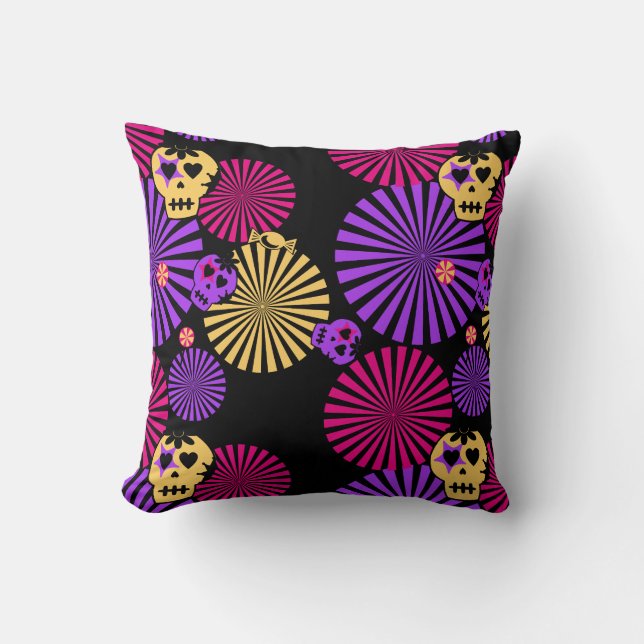 Party skulls pillow (Front)