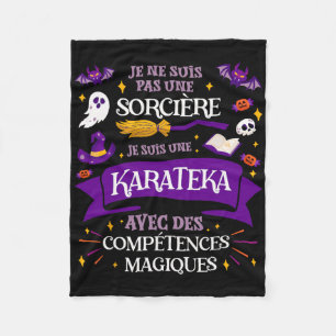 Pas Une Sorcière Je Suis Une Karateka Cadeau Karat Fleece Blanket