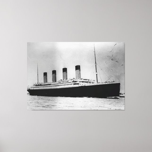 Passenger Liner Steamship RMS Titanic Canvas Print (Front)