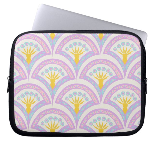 Pastel colored shell pattern laptop sleeve (Front)